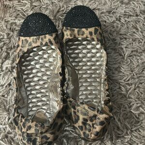 Glittery toe cheetah flats